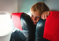 shutterstockflugzeug-kind